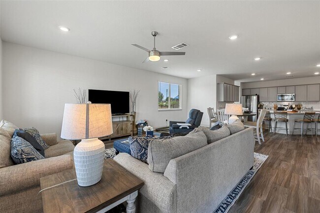 Building Photo - 16401 Coratina Dr