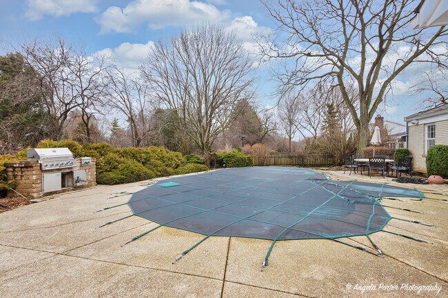 Building Photo - 756 Stonegate Rd