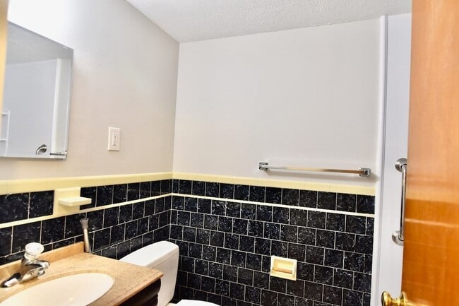 Building Photo - 90 E Squantum St