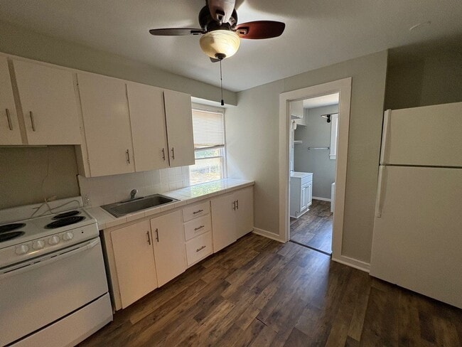 Building Photo - Studio Apartment with 1 Bathroom in Histor...
