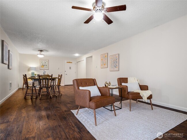 Building Photo - 7425 Ruby Dr SW