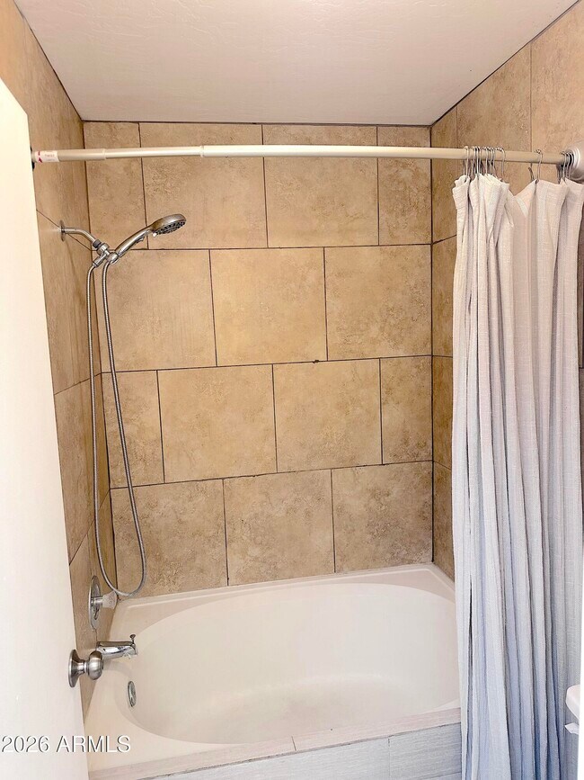 Building Photo - 4725 E Brown Rd