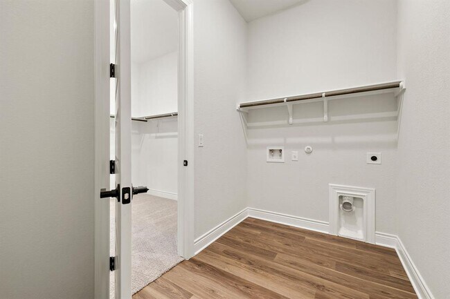 Building Photo - 821 Beaverton Dr