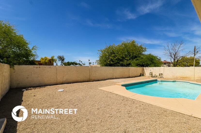 Building Photo - 10546 N 73rd Dr