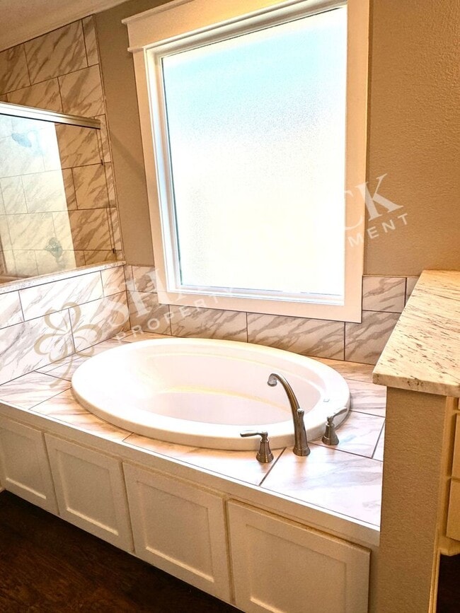 Building Photo - Beautiful 3/2 in Lakeland Meadows!