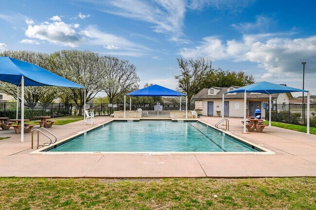 Building Photo - 104 Brentwood Dr