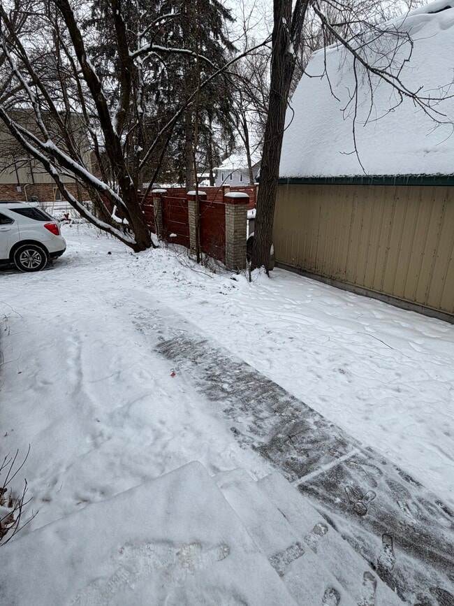 Building Photo - 1107 7th St N