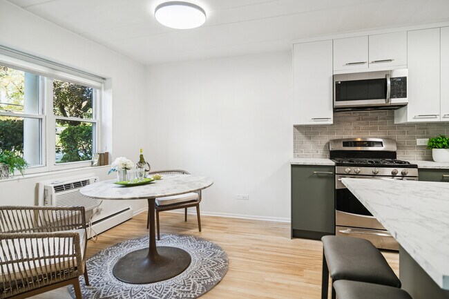 Building Photo - 801 E Miner St