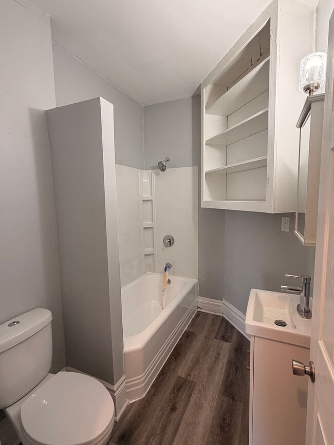 Building Photo - 6800 Sheridan Rd