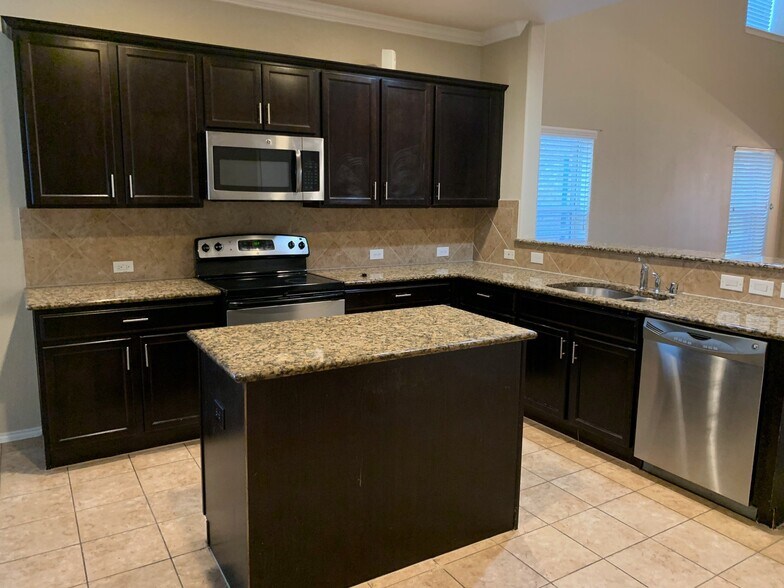 Building Photo - 9044 Sundance Trail