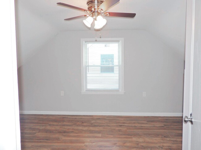 Building Photo - Dreamy 3 Bed - 2 Bath Cape Cod for Rent in...