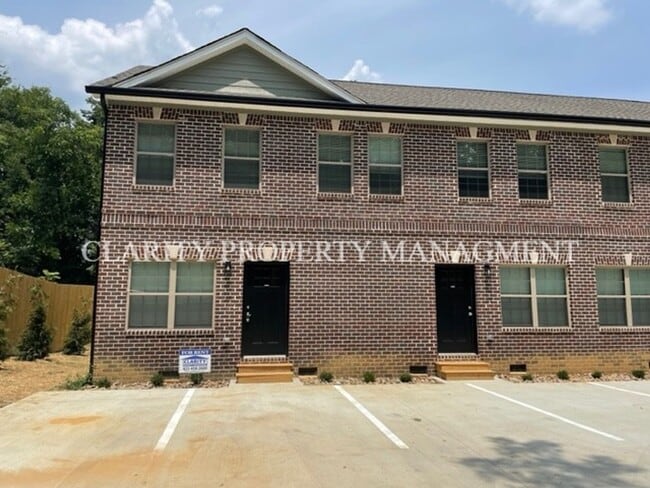 Building Photo - Two bedroom townhome in great, central location!