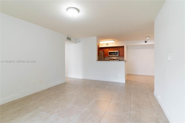 Building Photo - 875 Riverside Dr