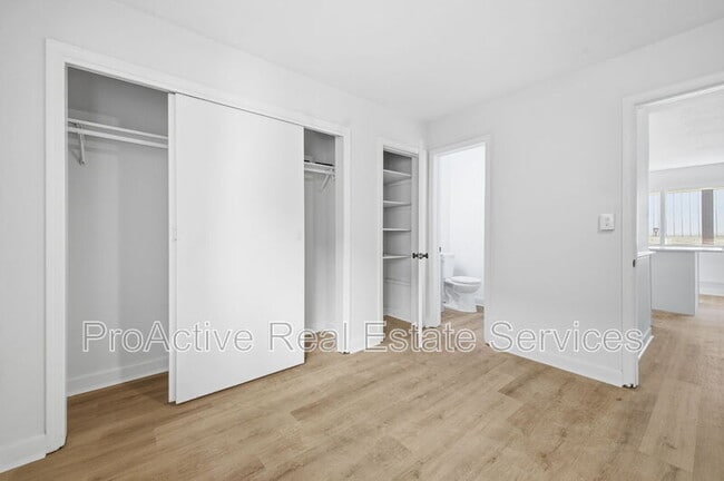 Building Photo - 2065 E Ocean View Ave