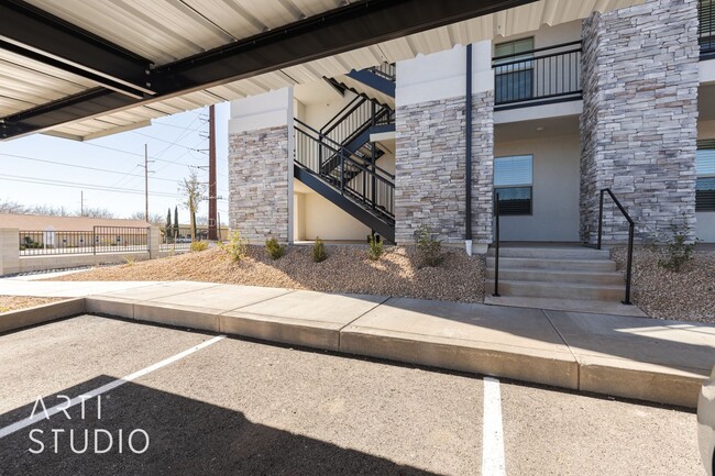 Building Photo - New Contemporary 2 Bedroom, 1 Bathroom in ...