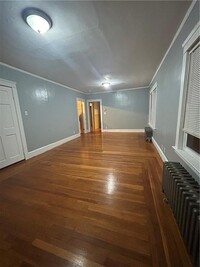 Building Photo - 113 Pleasant St