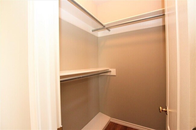 Building Photo - 9811 Sterling Loop