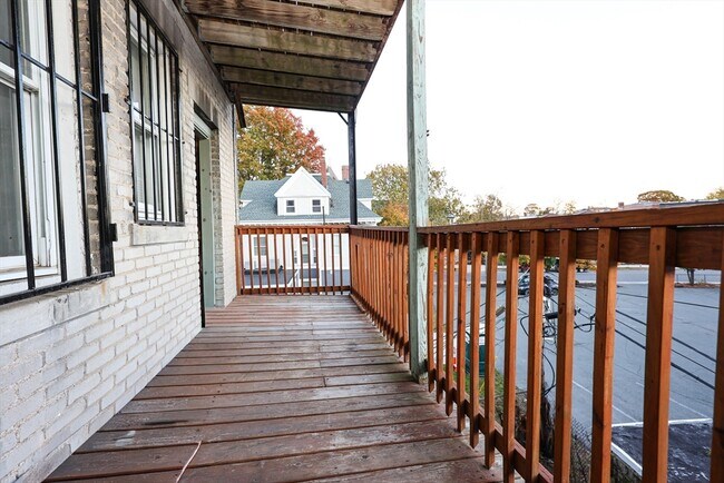 Building Photo - 6 Waumbeck St