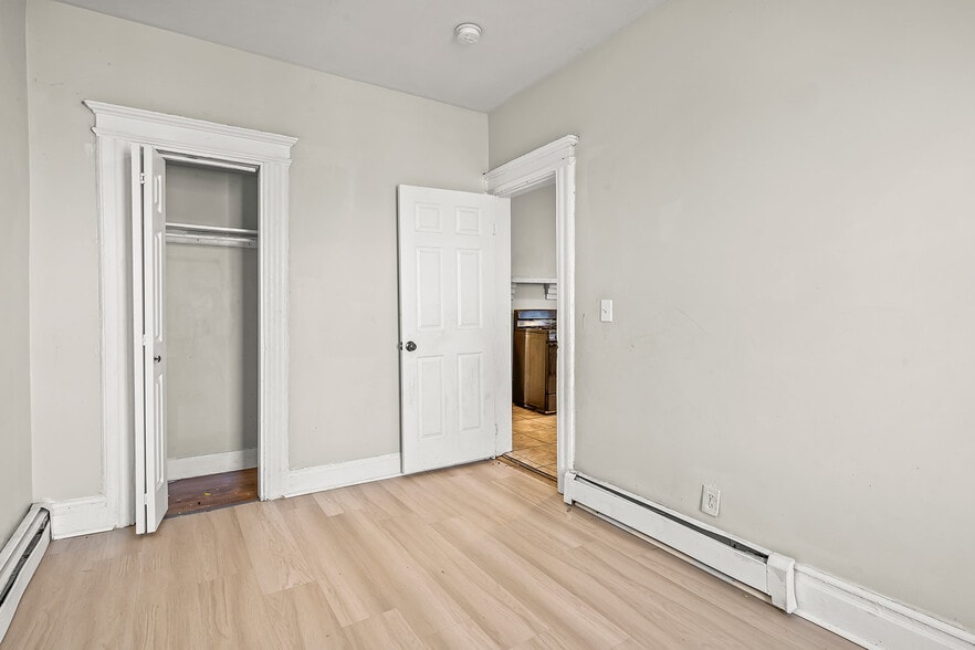 Building Photo - 30 Wainwright St