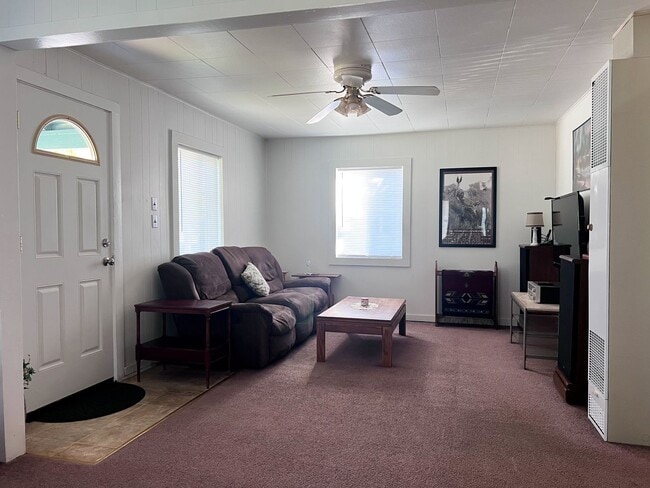 Building Photo - OWN961