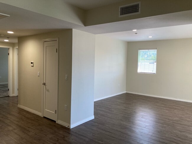 Building Photo - 10201 Mountair Ave