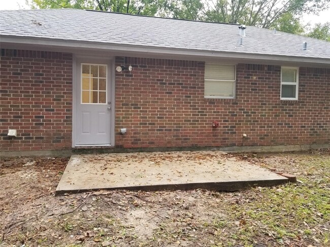 Building Photo - 237 N Forest Dr