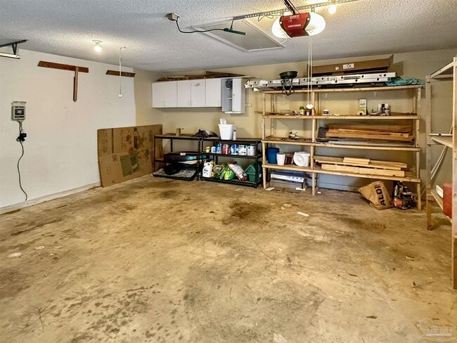Building Photo - 2121 Pin High Dr