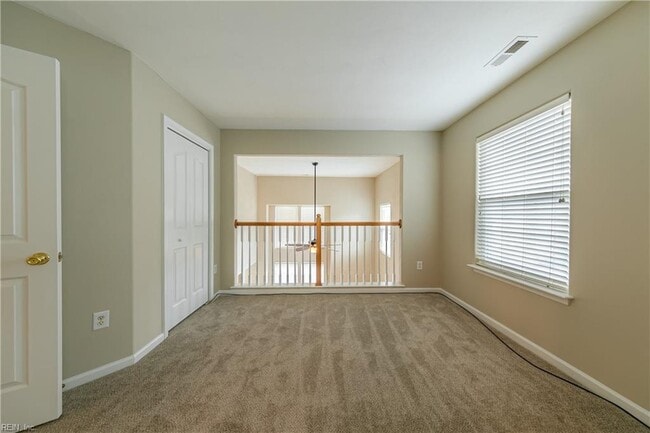 Building Photo - 108 White Cedar Ln