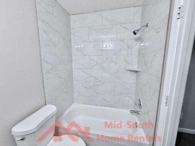Building Photo - 5528 Ginners Dr
