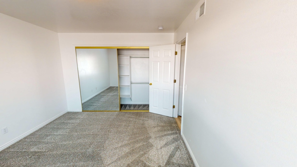 Building Photo - 370 E 1420 S