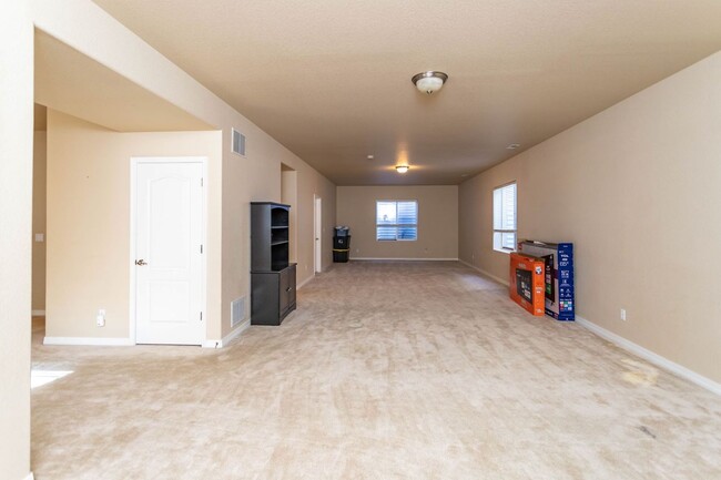 Building Photo - Beautiful Ranch Floor Plan!