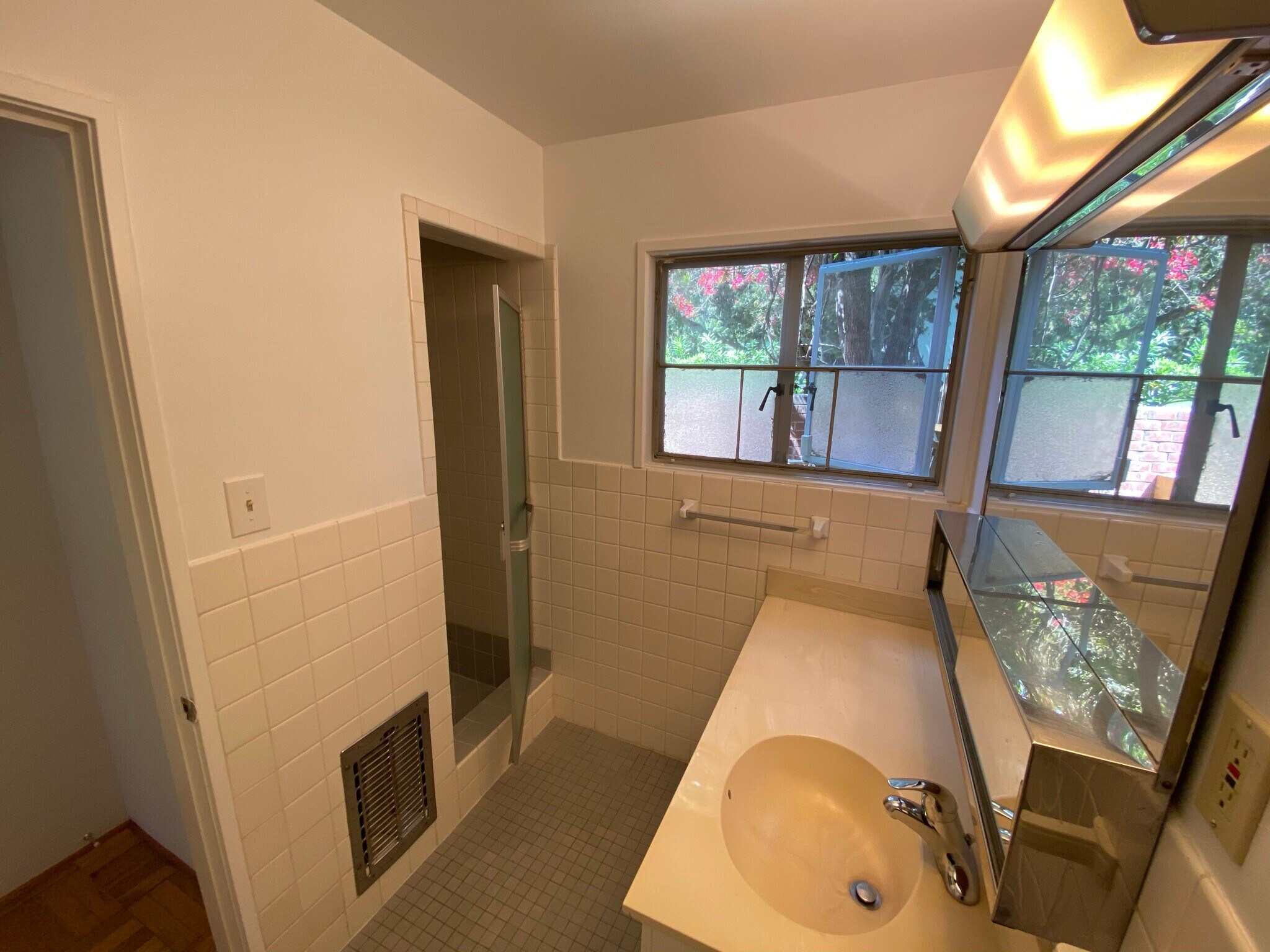 Bathroom - 5414 Village Grn