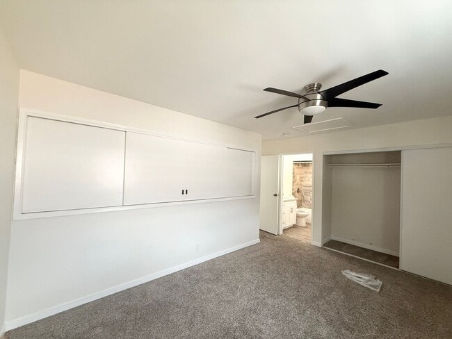 Building Photo - Pet Friendly Hidden Gem Unit- 3 BD/ 2.5 Ba...