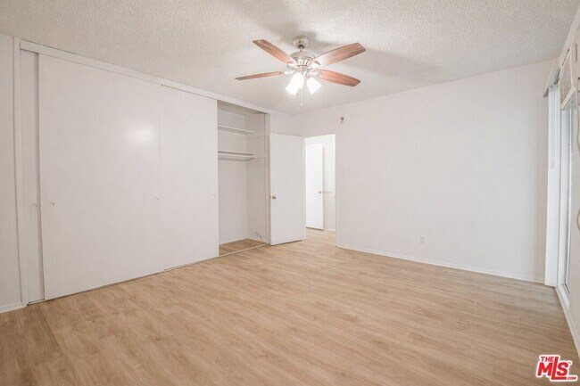 Building Photo - 1221 Amherst Ave