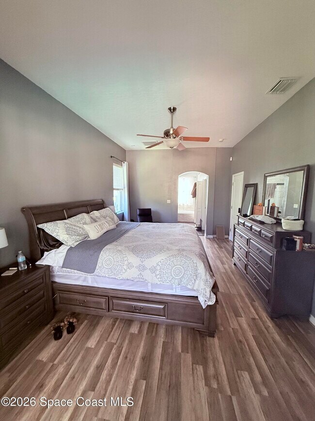 Building Photo - 110 Ridgemont Cir SE