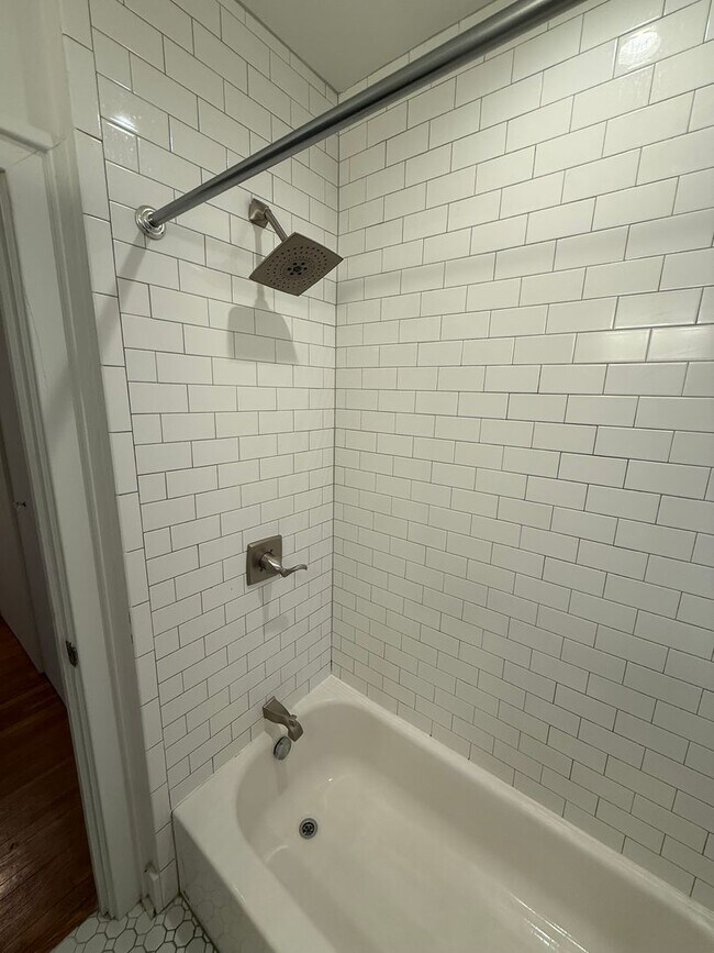 Building Photo - 204-204 S Braddock Ave