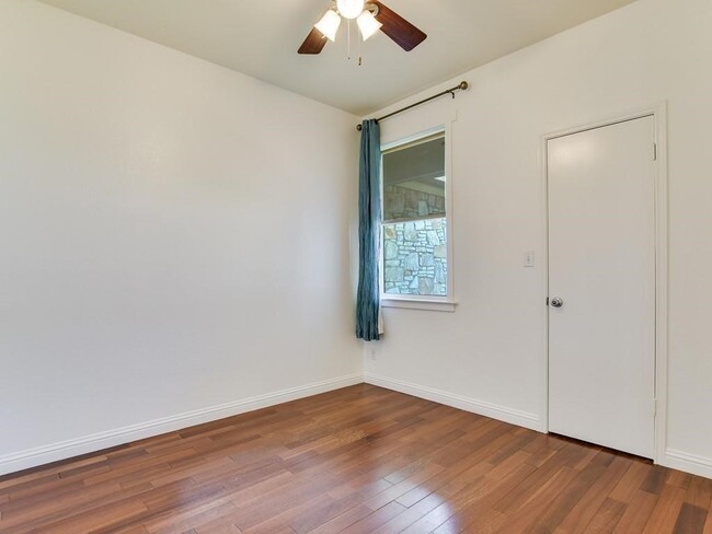 Building Photo - 509 Purple Sage Dr