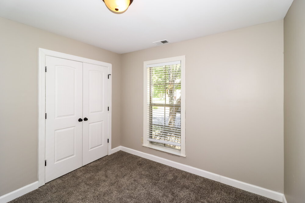 Building Photo - 6885 Lagrange Grove Dr