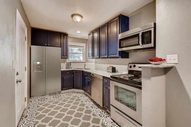 Building Photo - 4208 Valentine St