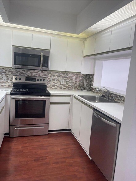 Building Photo - 12850 SW 4th Ct