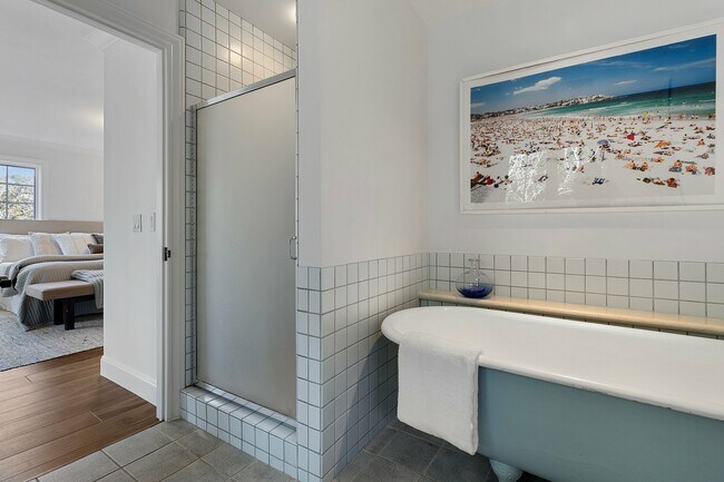 Building Photo - 344 Summit Ave