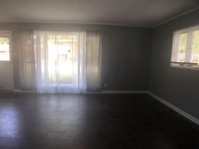 Building Photo - Single Family Two Bedroom