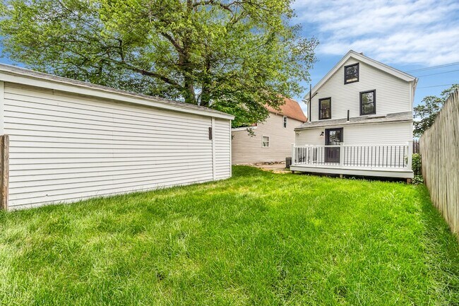 Building Photo - 155 Broadway