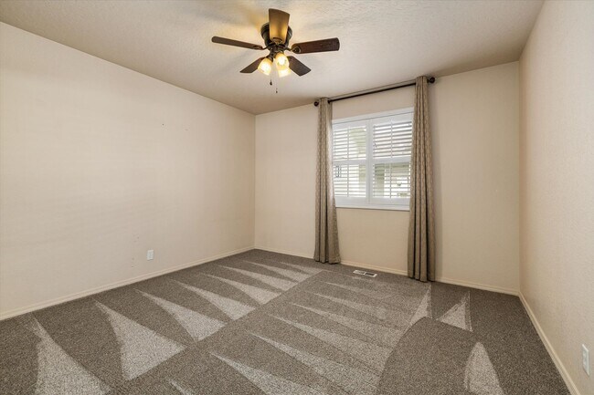 Building Photo - 2168 N Glennfield Way