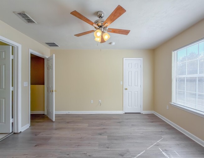 Building Photo - 1558 Devoe St