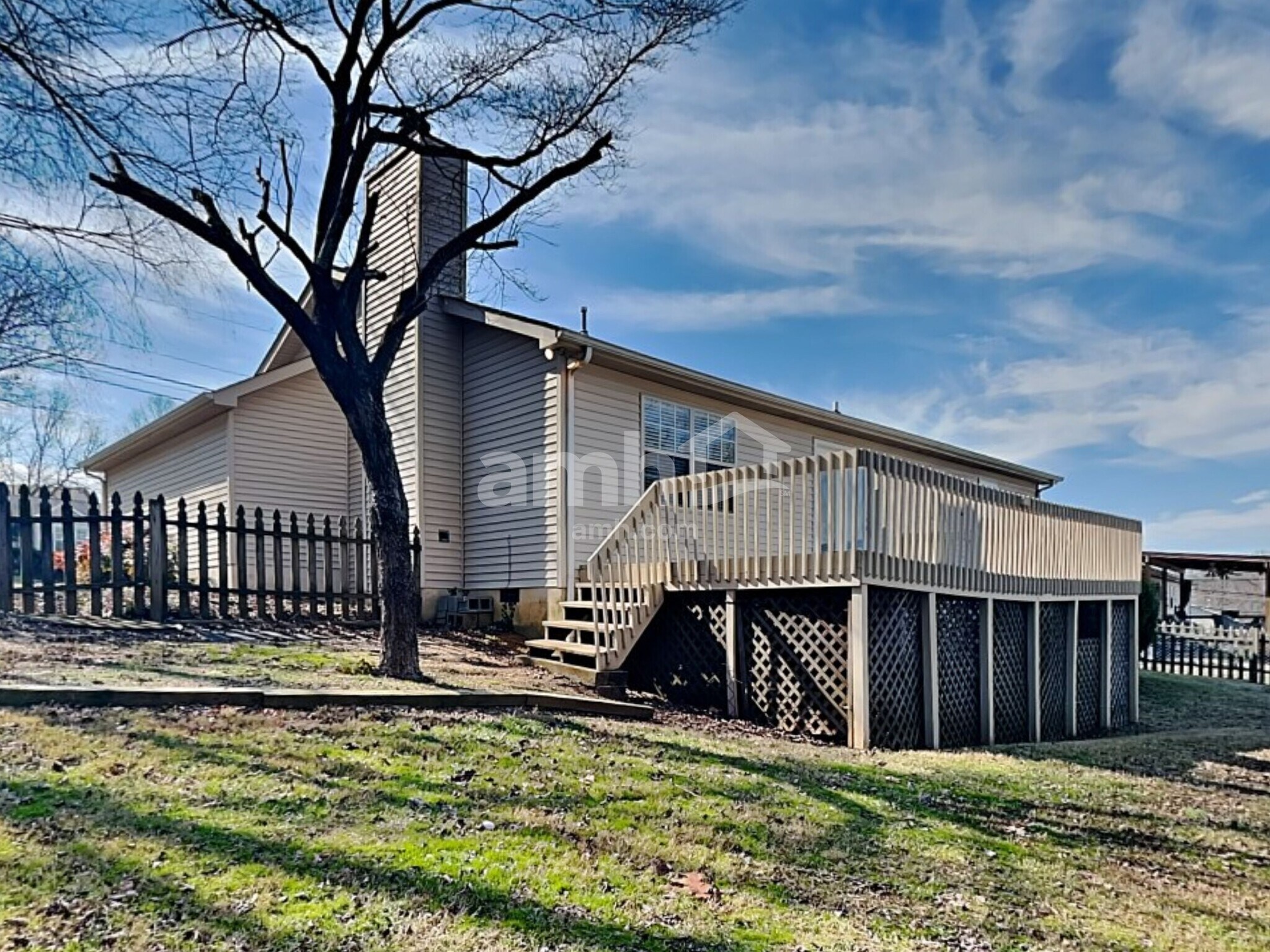 Building Photo - 5721 Jamaica Ln