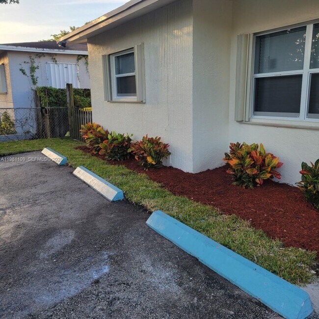 Building Photo - 730 SW 4th St