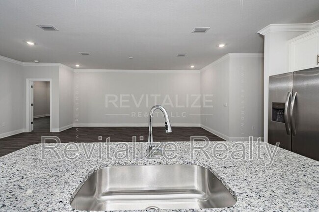 Building Photo - 14531 Dayton Cir