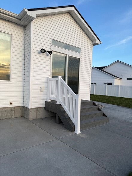 Building Photo - 6274 Hugo Dr
