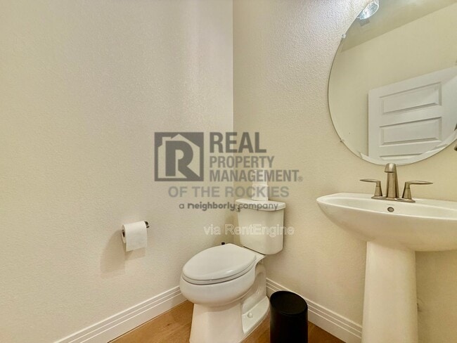 Building Photo - 1203 Bon Homme Richard Dr